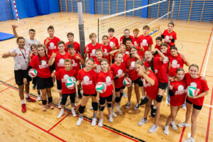 treningi siatkówki dzieci Skoczów – zajęcia sportowe i nauka gry w siatkówkę